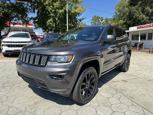 Used 2018 Jeep Grand Cherokee Altitude image 9