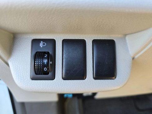 Used 2012 Nissan Leaf SL image 22