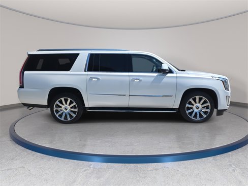Used 2016 Cadillac Escalade ESV Luxury image 4