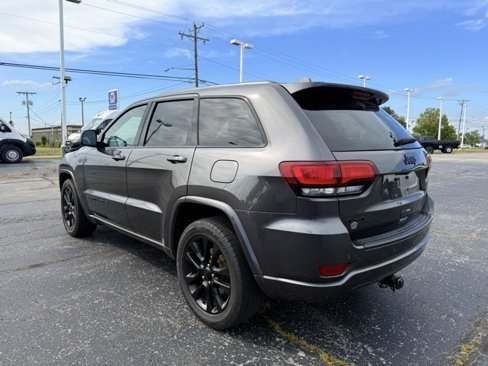 Used 2019 Jeep Grand Cherokee Altitude image 4