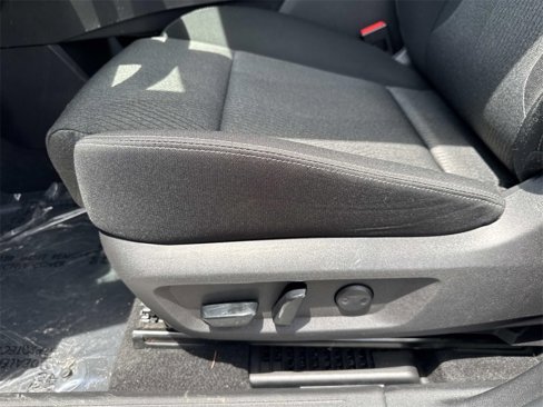 Used 2024 Nissan Rogue SV image 36
