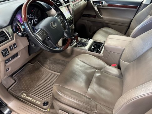 Used 2016 Lexus GX 460 image 11