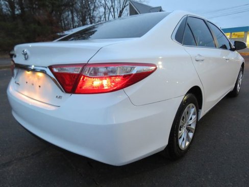 Used 2017 Toyota Camry LE image 14