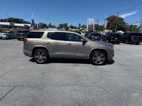 Used 2019 GMC Acadia Denali image 2