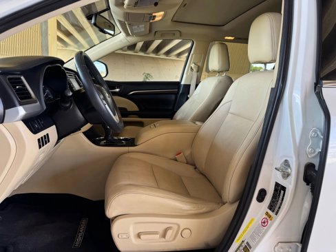 Used 2016 Toyota Highlander Limited image 12