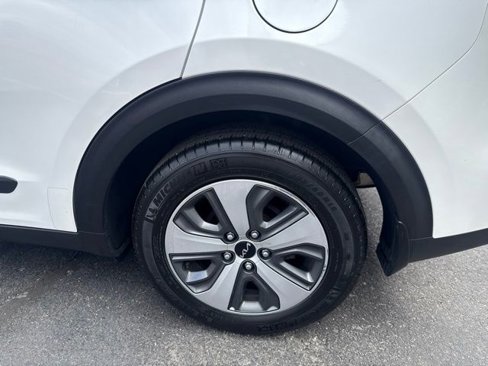Used 2022 Kia Niro LX image 14