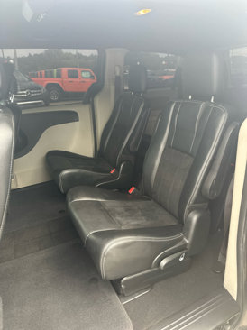 Used 2018 Dodge Grand Caravan SXT image 12