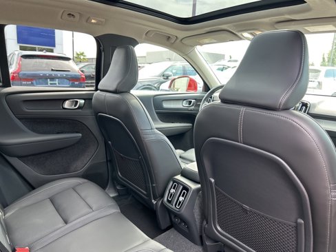 Certified 2024 Volvo XC40 B5 Plus w/ Climate Package image 8