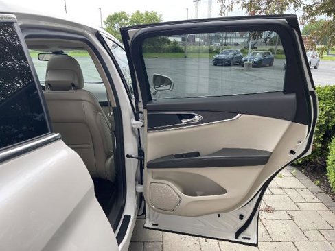 Used 2017 Lincoln MKX Reserve w/ Driver Assistance Package image 21