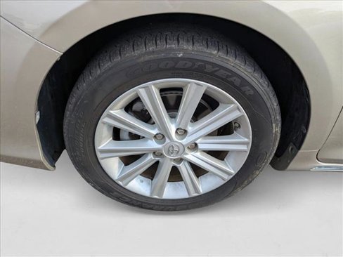 Used 2014 Toyota Camry XLE image 10