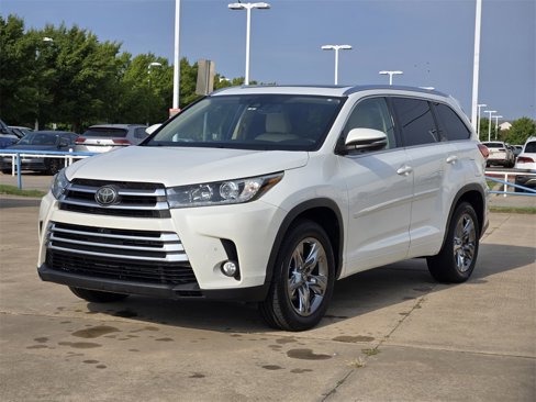 Used 2018 Toyota Highlander Limited Platinum image 3