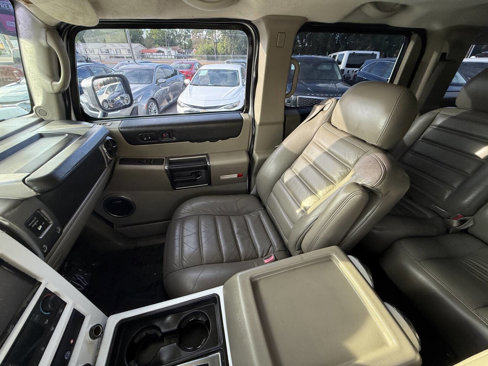 Used 2003 HUMMER H2 w/ Preferred Equipment Group image 34