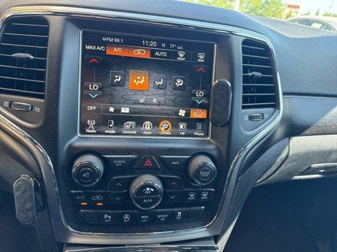 Used 2017 Jeep Grand Cherokee Altitude image 12