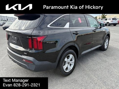 Used 2023 Kia Sorento LX image 6