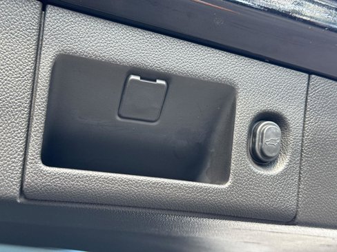 Used 2015 Cadillac Escalade Premium image 10