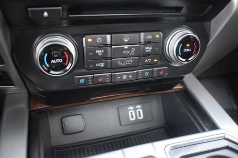 Used 2016 Ford F150 Platinum w/ Equipment Group 701A Luxury image 20