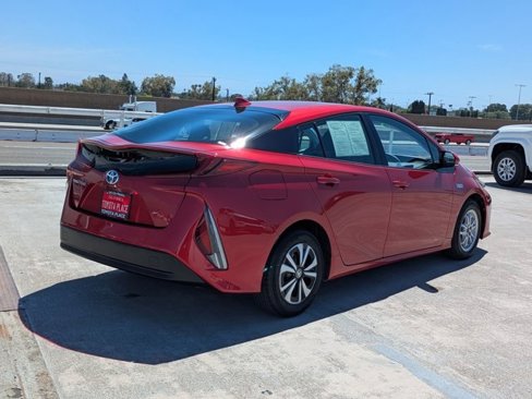 Used 2017 Toyota Prius Prime Premium image 8