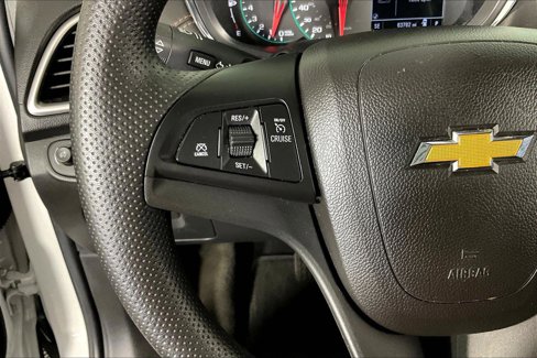 Used 2022 Chevrolet Trax LS w/ Tint and Cruise Package image 26