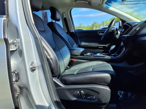 Used 2018 Ford Edge Titanium image 13