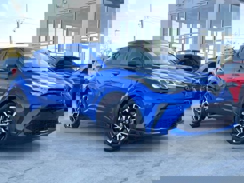 Used 2021 Toyota C-HR XLE image 6