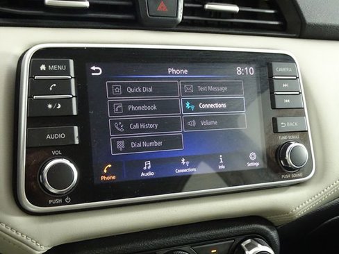 Used 2020 Nissan Versa SV image 21