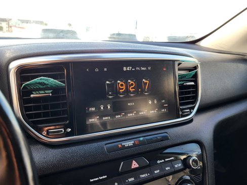 Used 2022 Kia Sportage EX w/ EX Technology Package image 27