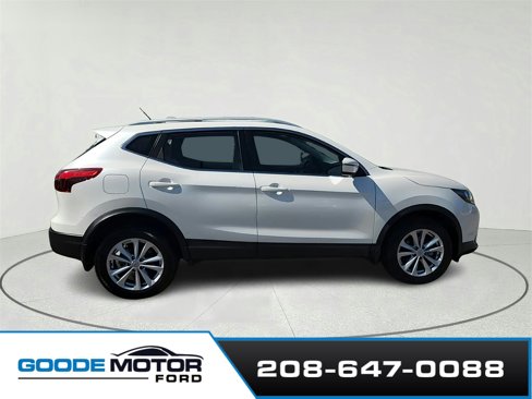 Used 2018 Nissan Rogue Sport SV w/ SV All-Weather Package image 2