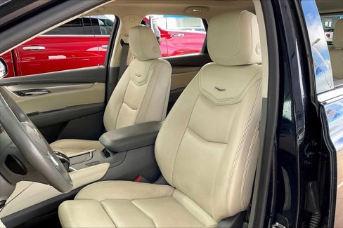 Used 2017 Cadillac XT5 Luxury w/ Driver Awareness Package image 8