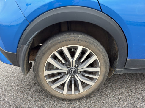Used 2023 Nissan Kicks SV image 11
