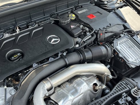 Used 2024 Mercedes-Benz GLB 250 4MATIC image 34