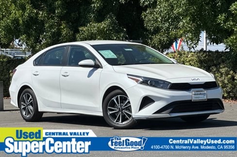 Used 2023 Kia Forte LXS image 1
