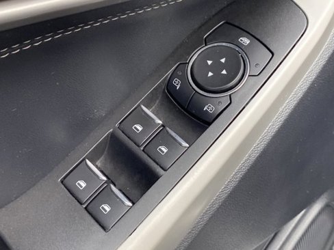 Used 2020 Ford Explorer XLT w/ Equipment Group 202A image 21