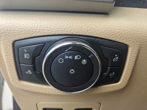 Used 2019 Ford F150 Lariat image 11