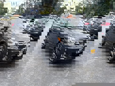 Used 2017 Subaru Crosstrek 2.0i Limited image 3