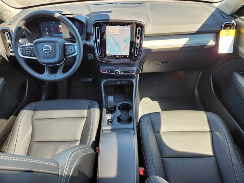 New 2025 Volvo XC40 B5 Core w/ Protection Package image 14