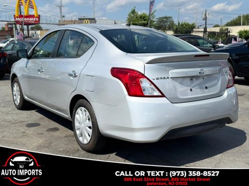 Used 2017 Nissan Versa SV image 9