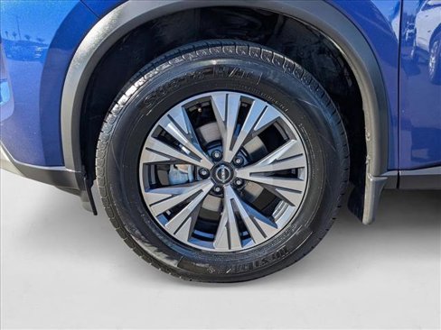 Used 2023 Nissan Rogue SV image 25