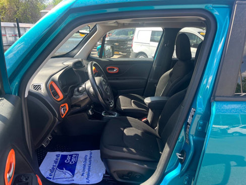 Used 2020 Jeep Renegade Altitude w/ UConnect 8.4 Nav Group image 9