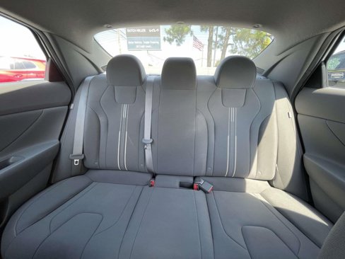 Used 2024 Hyundai Elantra SEL image 31