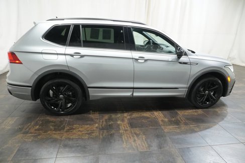 Used 2024 Volkswagen Tiguan SE R-Line image 3