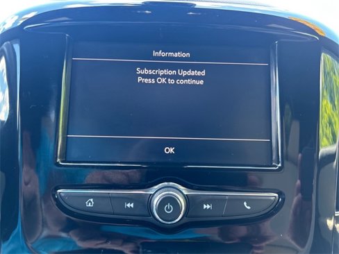 Used 2022 Chevrolet Traverse LS image 15