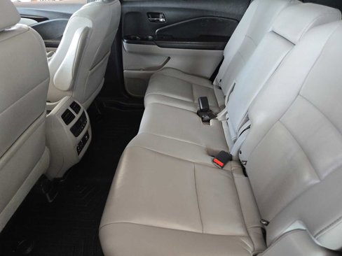 Used 2017 Honda Pilot Touring image 29