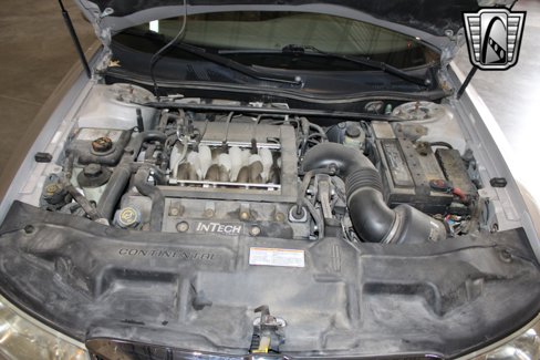 Used 1999 Lincoln Continental image 24