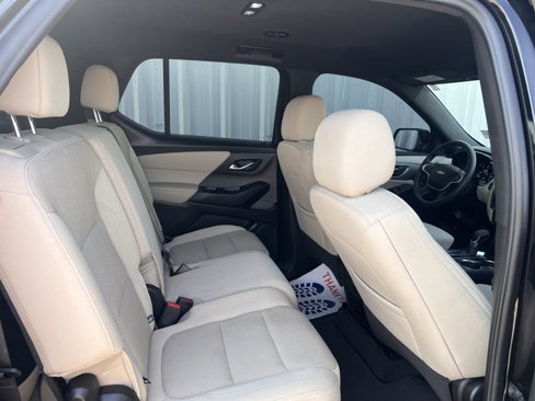 Used 2023 Chevrolet Traverse LS image 35