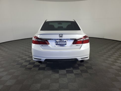 Used 2016 Honda Accord Sport image 5