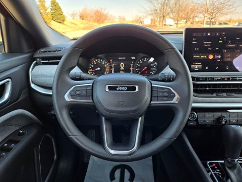 New 2023 Jeep Compass Sport image 18