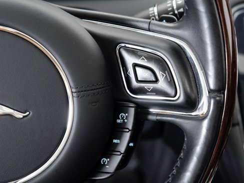 Used 2012 Jaguar XJ L image 14