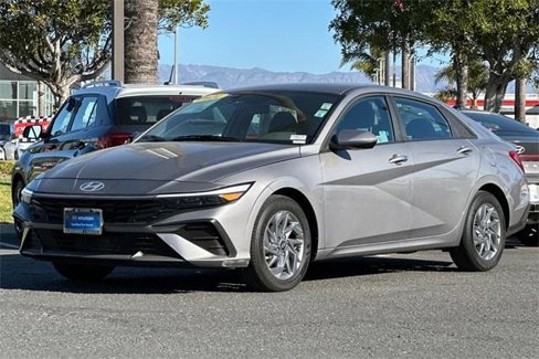 Used 2024 Hyundai Elantra SEL image 8