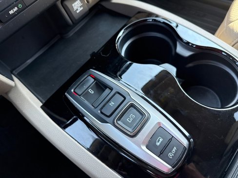 Used 2016 Honda Pilot Elite image 25