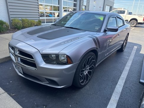Used 2014 Dodge Charger SE image 1